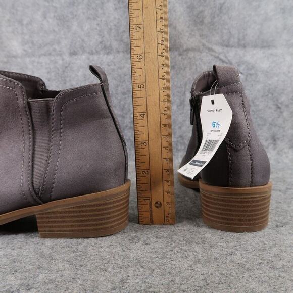 Time and Tru Shoes Womens 6.5 Bootie Fashion Classic Block Heel Memory Foam Grey - Picture 6 of 13